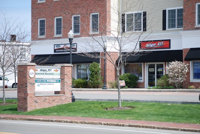 68 Center St in Hyannis, MA - Building Photo - Building Photo