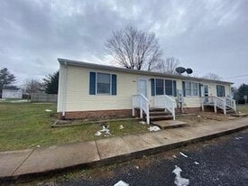 1185 Forrest Dr in Stanley, VA - Building Photo