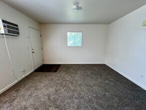 808 S 15th Ave in Yakima, WA - Building Photo - Building Photo