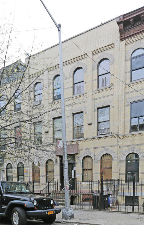 1342 Hancock St in Brooklyn, NY - Building Photo