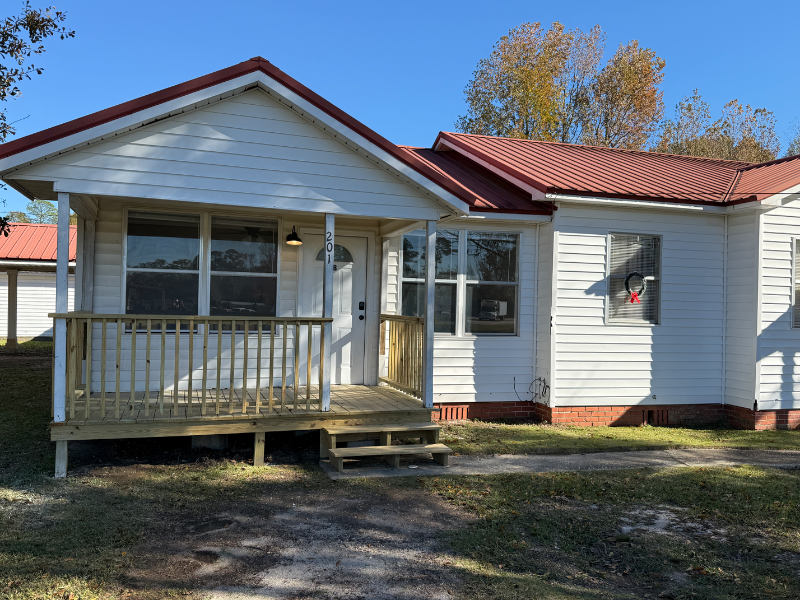 201 Forest Ave-Unit -B in Atmore, AL - Building Photo