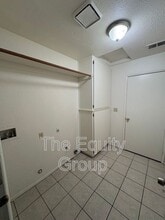 3438 S San Joaquin Ct in Visalia, CA - Foto de edificio - Building Photo