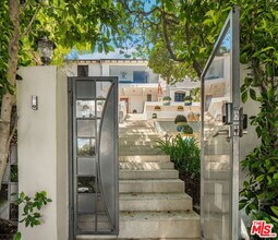 1323 Club View Dr in Los Angeles, CA - Building Photo - Building Photo