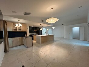 6326 Leslie St in Jupiter, FL - Building Photo - Building Photo