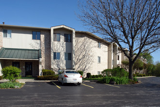 res condos in Maumee, OH - Building Photo - Building Photo