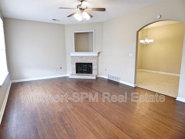 9100 Cinderhill Cove W in Memphis, TN - Building Photo - Building Photo