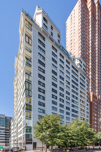 The Edgewater in New York, NY - Building Photo - Building Photo