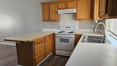 1295-1297 NE del Rio Ave in Mountain Home, ID - Building Photo - Building Photo