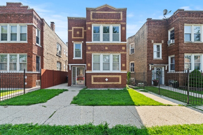 property at 4437 S Sawyer Ave