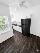 317 W 28th St in Miami Beach, FL - Building Photo - Building Photo