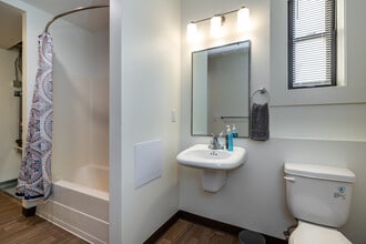 City Hall Lofts in Kansas City, KS - Foto de edificio - Interior Photo