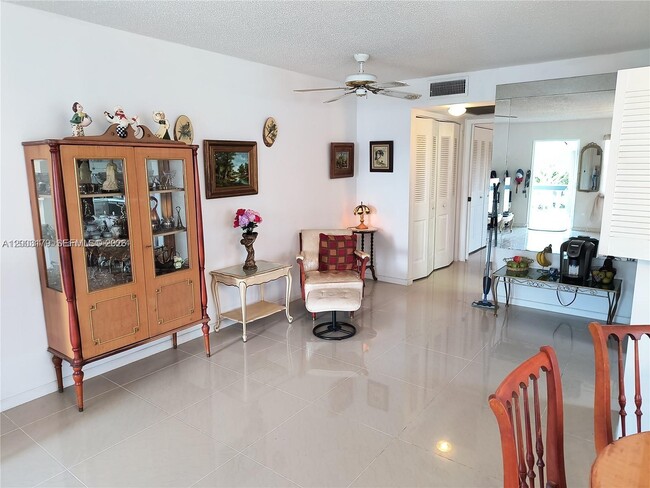 308 Markham N in Deerfield Beach, FL - Building Photo - Building Photo