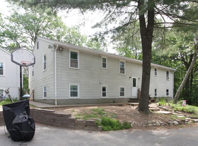 11-13 Foote Rd in Burlington, CT - Foto de edificio - Building Photo