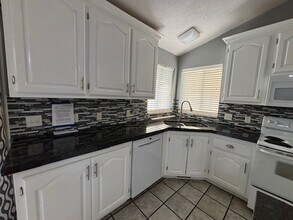 10519 S Poplar Grv Dr in South Jordan, UT - Building Photo - Building Photo