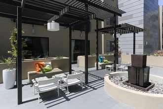 M Lofts in Los Angeles, CA - Foto de edificio - Building Photo