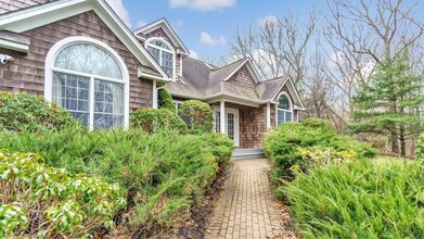 1557 Millstone Rd, Unit G07-B in Sag Harbor, NY - Building Photo - Building Photo