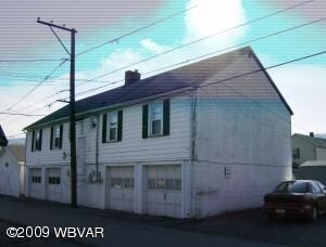 17 E Bald Eagle St in Lock Haven, PA - Building Photo