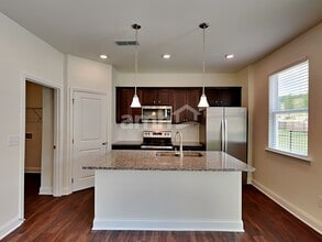 808 Headland Wy in Canton, GA - Building Photo - Building Photo