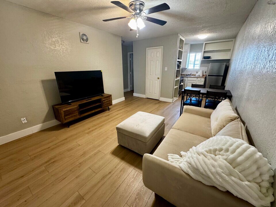 1710 10th St in Wichita Falls, TX - Building Photo