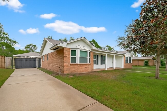 property at 8210 Edgemoor Dr