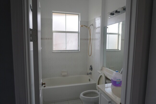 3919 Passion Flower Rd in Coconut Creek, FL - Building Photo - Building Photo