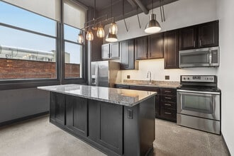 1627 On The Strip in Pittsburgh, PA - Foto de edificio - Building Photo