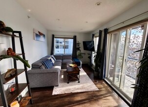 24 Mission Rd SW in Calgary, AB - Building Photo - Building Photo