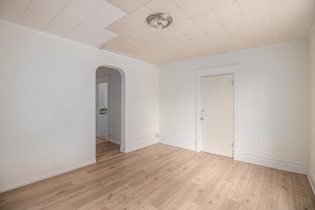 811 Larned St in Lansing, MI - Building Photo - Building Photo