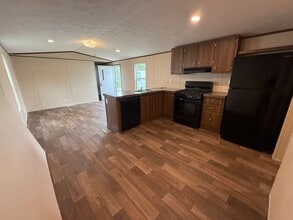5441 Lee Valley Rd in Rome, NY - Building Photo - Building Photo