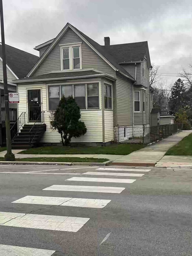 property at 10434 S Wentworth Ave