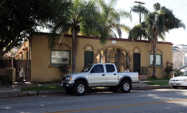 924-930 E 3rd St in Long Beach, CA - Building Photo - Building Photo