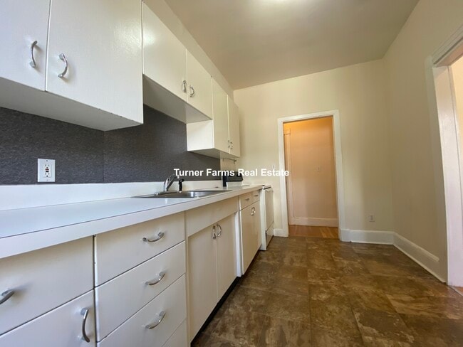 373 Harvard St, Unit 6