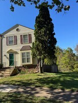 14458 Black Horse Ct in Centreville, VA - Building Photo