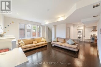 92 Glengordon Cres in Markham, ON - Building Photo - Building Photo