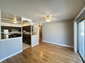 1653 Oakwood Ave, Unit 1639 Oakwwod - THREE Beds in Des Plaines, IL - Foto de edificio - Building Photo