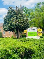 Hillwood Manor Apartments