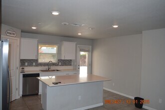 12040 Reid Ct in Waterford, CA - Building Photo - Building Photo