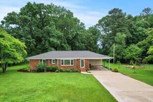 1812 Elkton St in Athens, AL - Building Photo