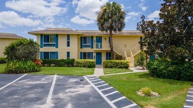 96 Glades Blvd in Naples, FL - Building Photo - Building Photo