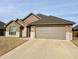 1011 Sundance Ln in Bentonville, AR - Building Photo