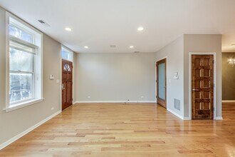 2214 W Charleston St in Chicago, IL - Building Photo - Building Photo