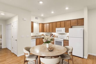 Willow Oak Villas in Chico, CA - Building Photo - Building Photo