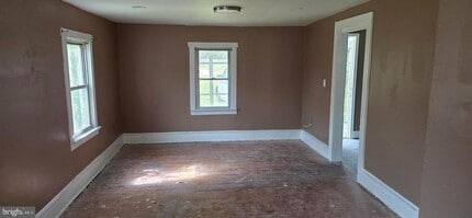 38 Cedar Rd in Warsaw, VA - Building Photo - Building Photo