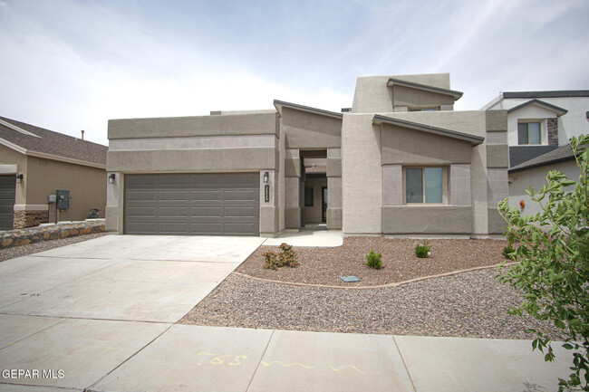 3525 Essence St in El Paso, TX - Building Photo - Building Photo