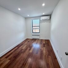 2569 49th St, Unit 2 in Astoria, NY - Foto de edificio - Building Photo