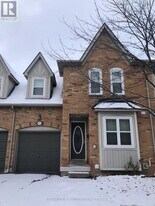 5940 Glen Erin Dr in Mississauga, ON - Building Photo