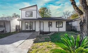 302 Lawrence St in Tomball, TX - Building Photo - Building Photo