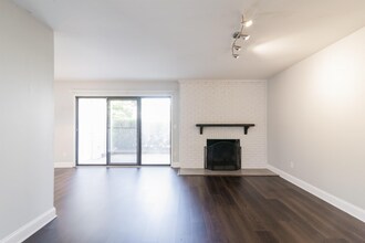 7812 Renaissance Ct in Charlotte, NC - Building Photo - Building Photo