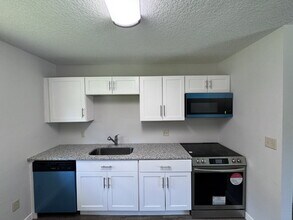 8204 Arnot St in Jacksonville, FL - Building Photo - Building Photo