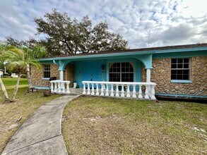 6604 Flicker Ct in Seffner, FL - Building Photo - Building Photo